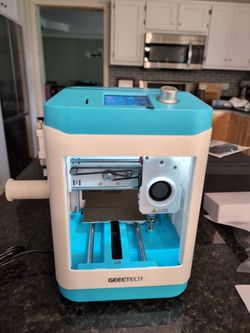 Brand new Geeetech 3D printer for children or beginners