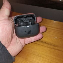 JBL Wireless Bluetooth Earbuds