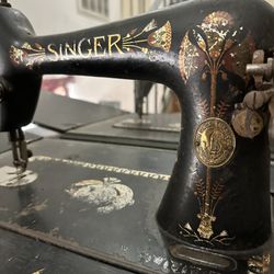 Old  Singer Sewing Machine 