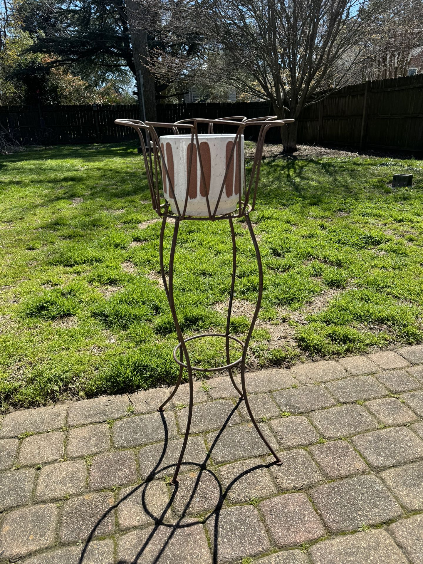 Metal Plant Stand - Flower Shaped 
