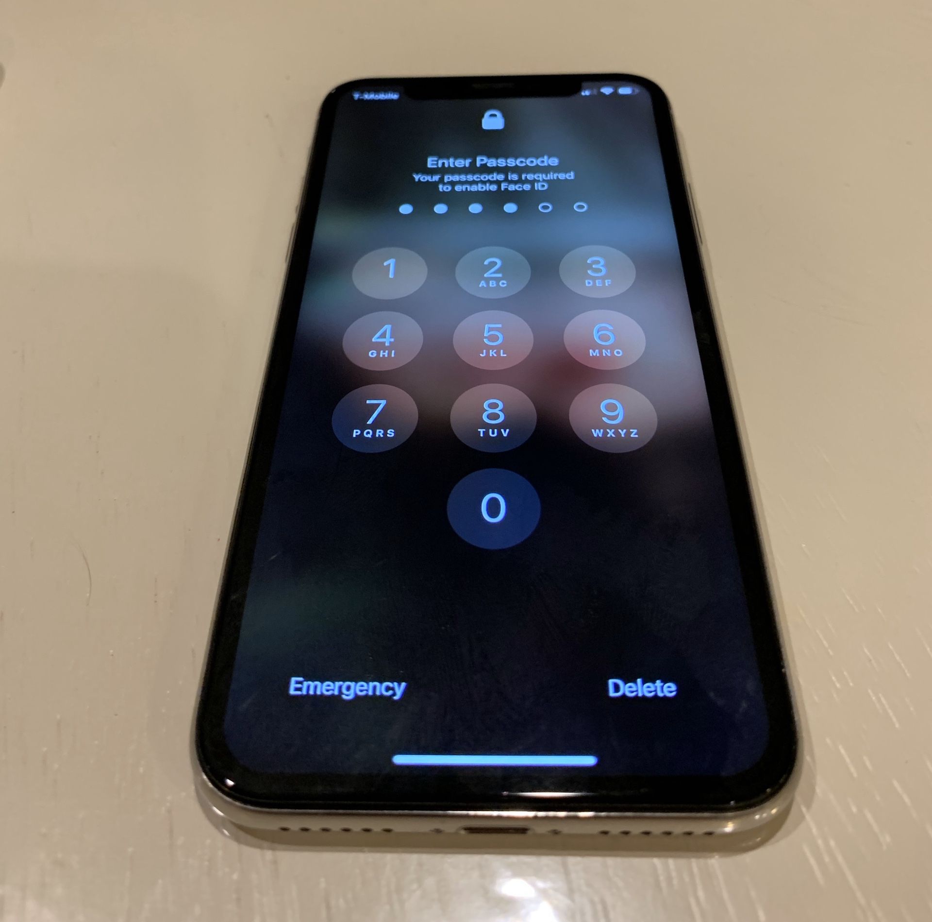 IPhone X - small issue