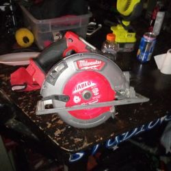 Milwaukee Circular Saw 