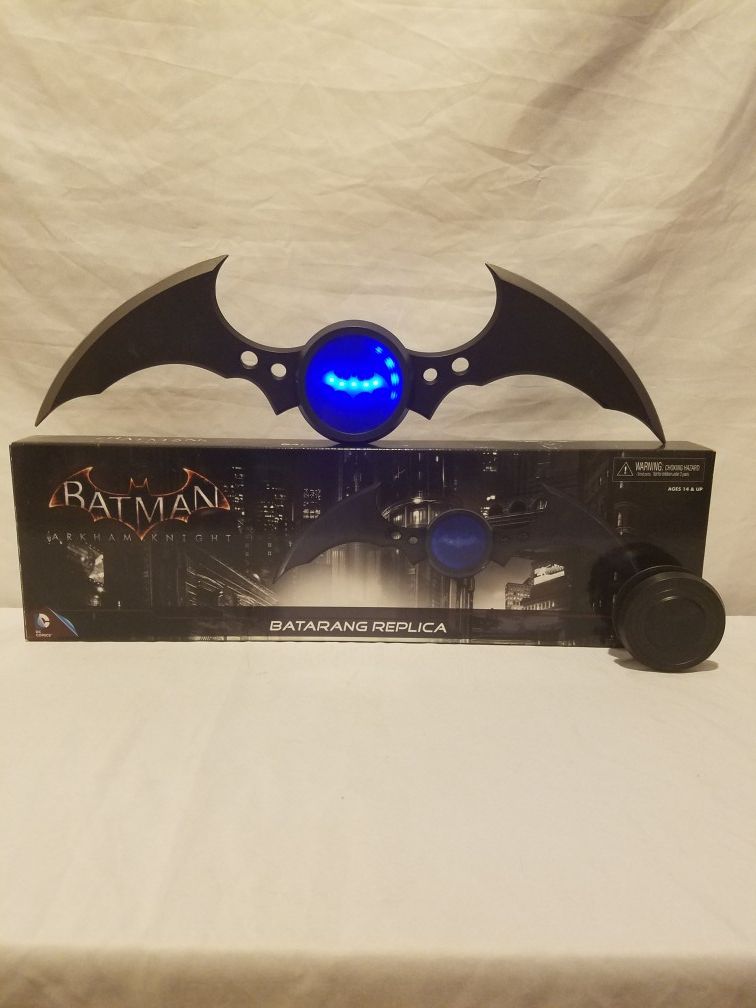 DC Batman Arkham Knight Batarang Plastic Toy Replica
