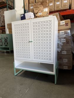 Storage cabinet