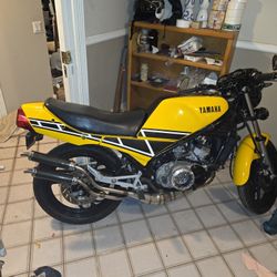 1985 Yamaha RZ 350 Kenny Robert's edition