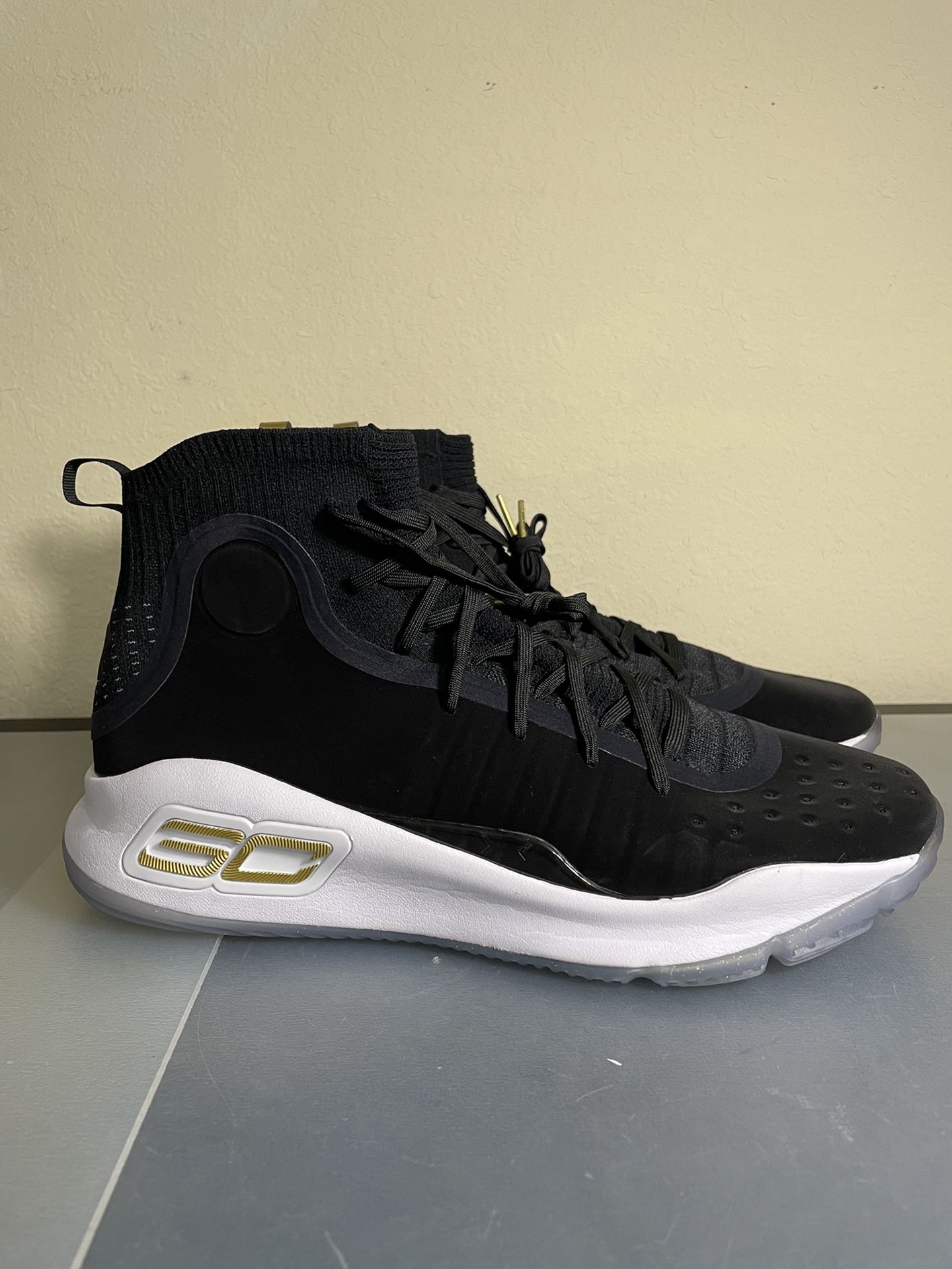 Brand new Under Armour Men’s Curry 4 Shoes ‘More Dimes’ Size 12