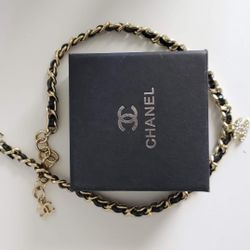 Chanel vintage gold chain black patent leather crystal cc logo choker necklace