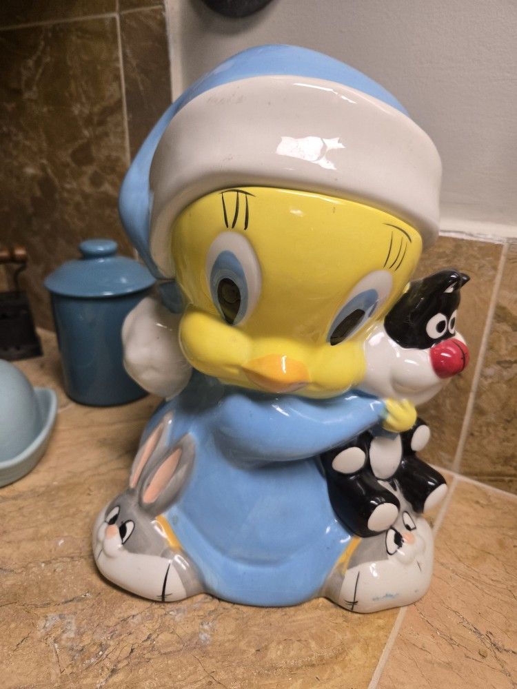 Tweety Bird Cookie Jar By Gibson