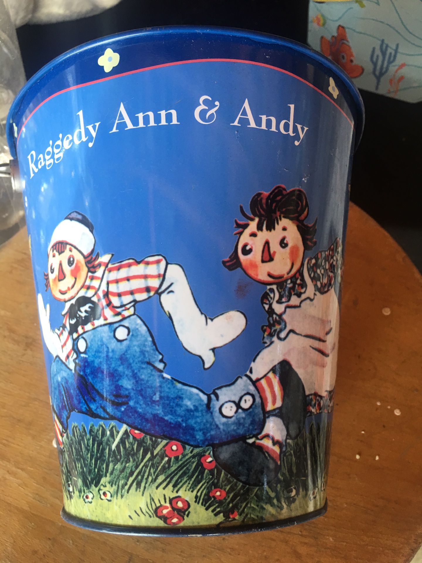 Vintage raggedy Ann and Andy metal bucket