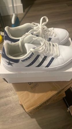 Dallas Cowboys  9 1/2 Adidas Tennis Shoes