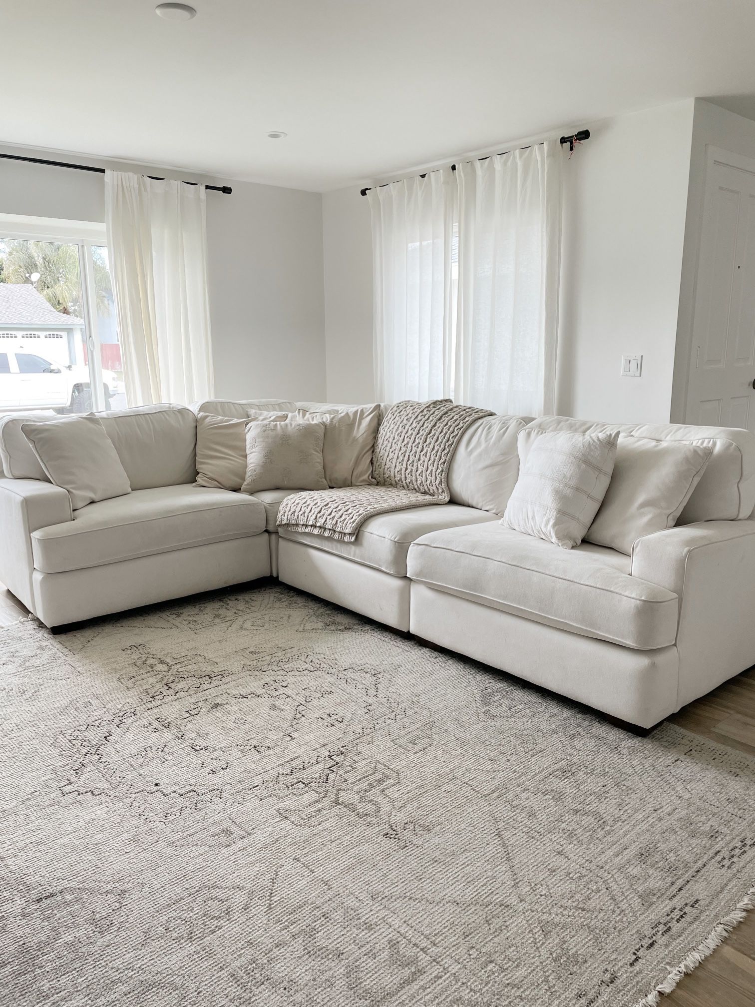 LA-Z-Boy Paxton Sectional Sofa