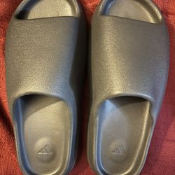 Adidas Black Yeezy Slides (Size 12)