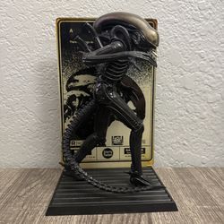 Xenomorph Statue 