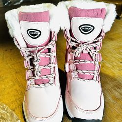 New Snow Boots- 6.5