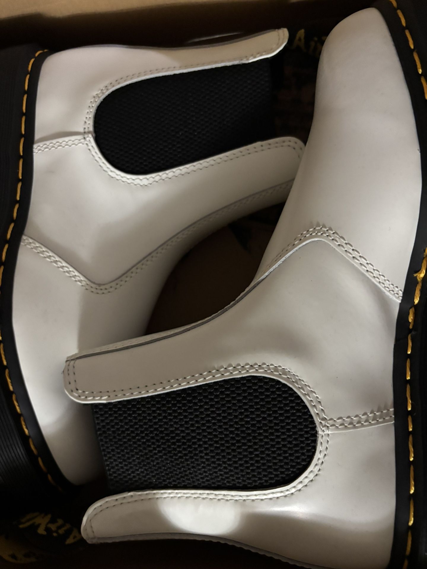 DR MARTEN QUAD BOOTS WHITE