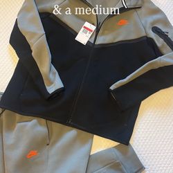 men’s nike tech 