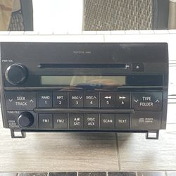 Toyota Tundra 2010-2013 AM/FM Radio CD