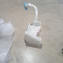 2017 Volkswagen Beetle Windshield Washer Reservoir