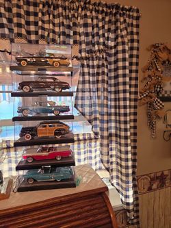 Danburrymint diecast  1/24 scale cars
