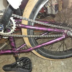 2015 Kink Curb K400 Frame ,Sunday Handle Bars And Seat Odyssey Pedals Kink Rims And Crank