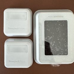 Honeywell T9 Smart Thermostat With 2 Remote Sensors