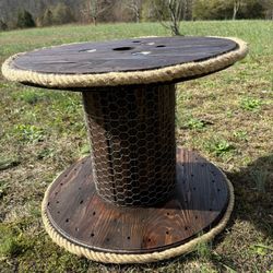 Farmhouse End table/coffee Table 