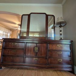 Very good solid wood dresser