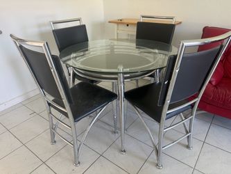Dining Table & 4 Chairs