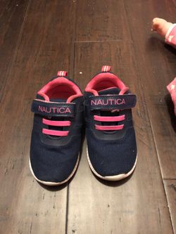 Náutica shoes size 8