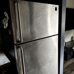 stainless steel frigidaire 