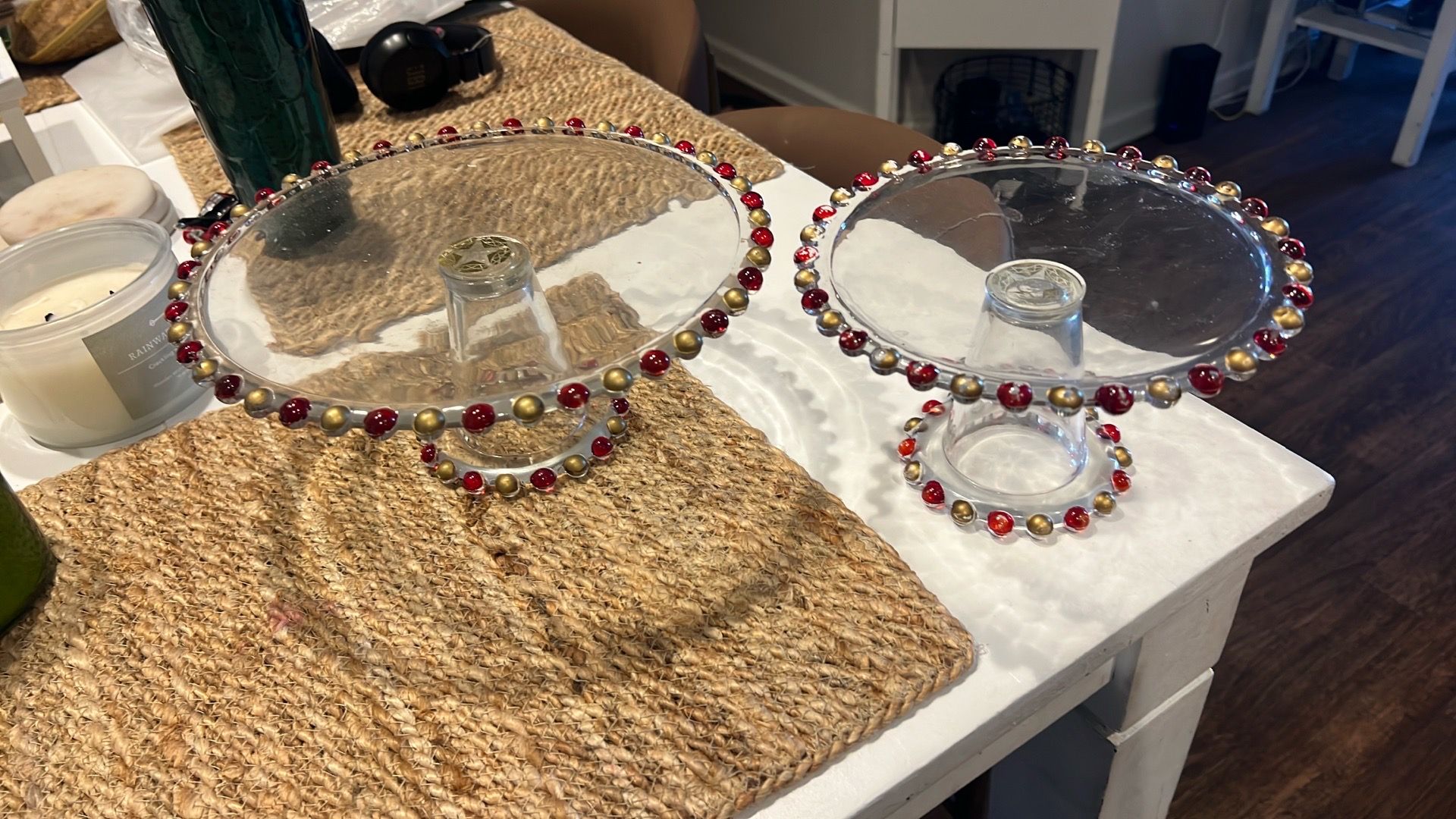 Cake stands