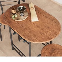 Brown table and 2 chairs set! 