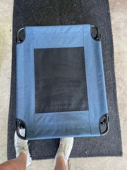 Medium Raised Dog bed