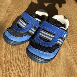 Baby Boys stride rite gym shoes 4.5 4