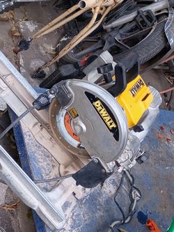 DeWalt Wet Tile Saw 10-in