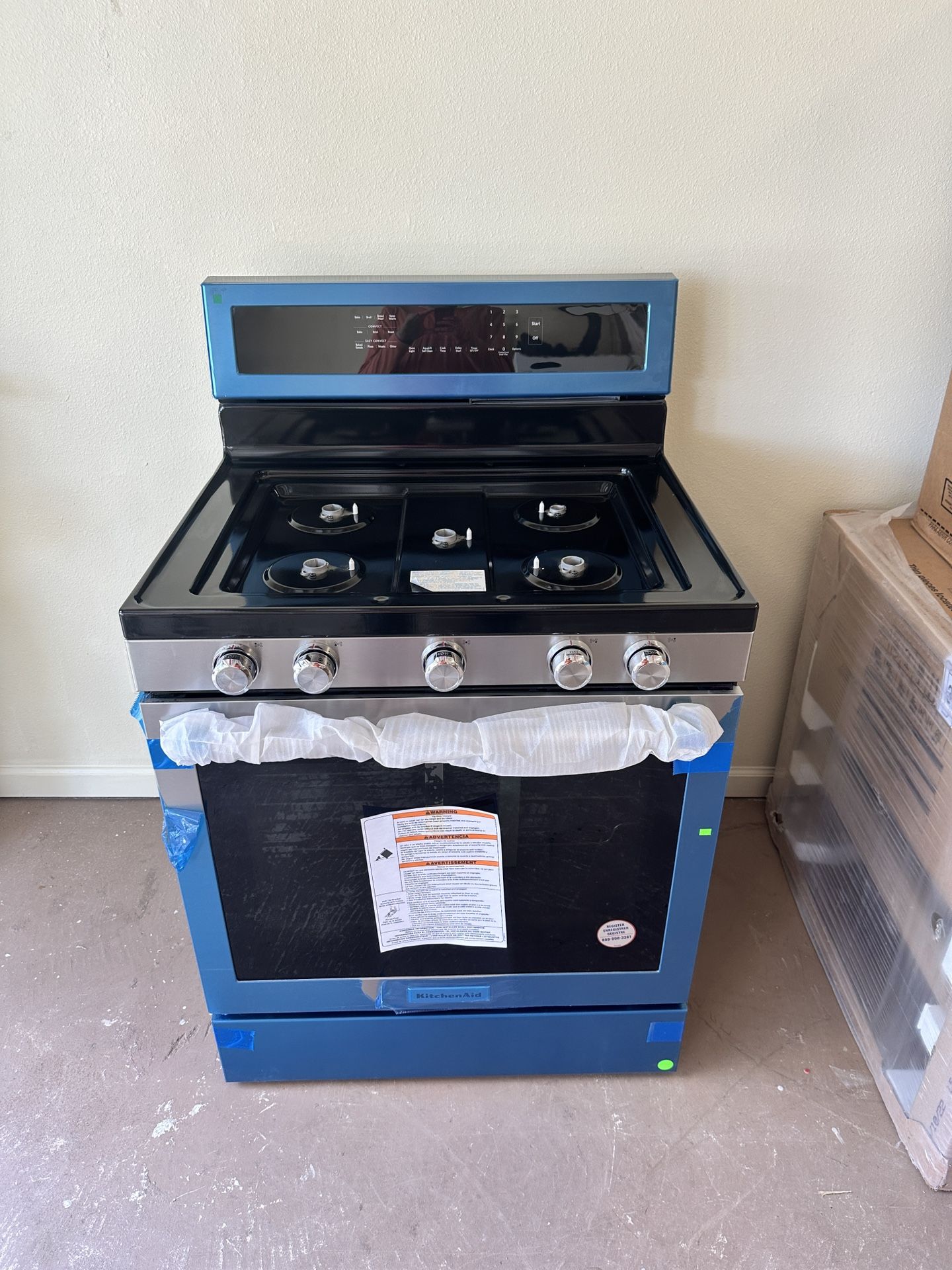 New Kitchen Aid Gas Range 