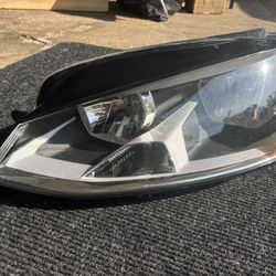 2015-2017 Volkswagen Golf headlights