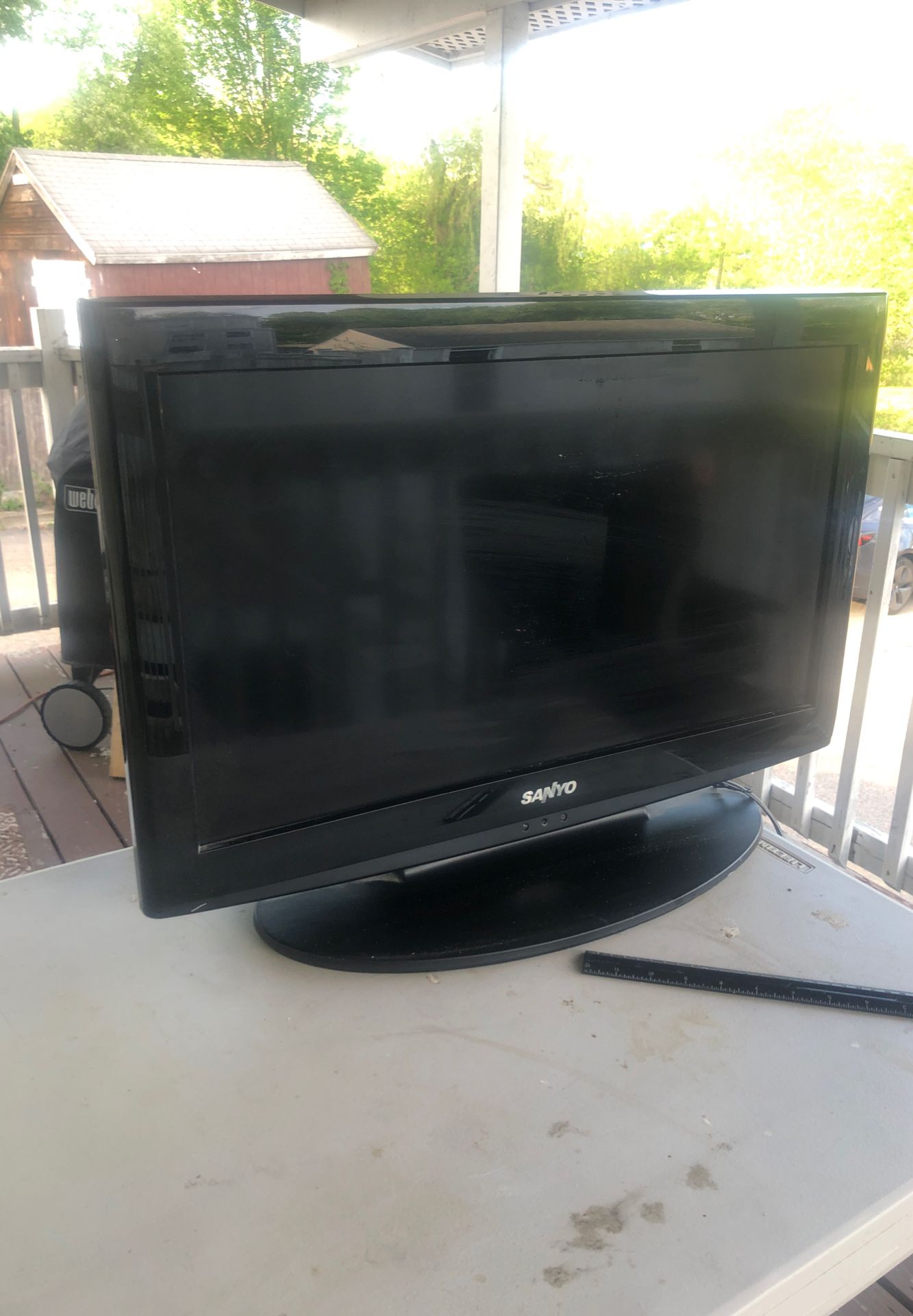 32 inch digital tv, no remote