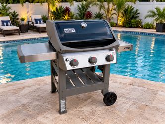 Delivery Available! Weber Spirit II E-310 3 Burner Gas Propane BBQ Grill, Great condition. Has to be lit using a lighter. Includes a cover.