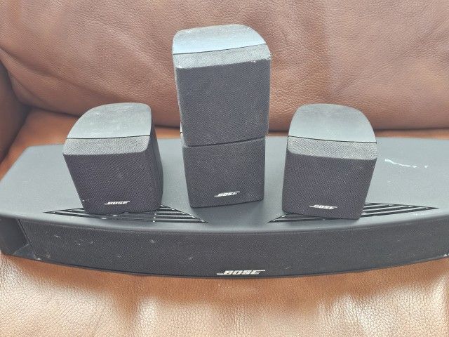 BOSE Speakers + Center speaker with Subwoofer 
