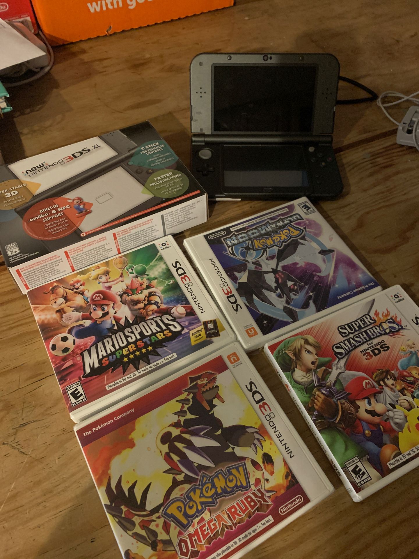 Nintendo 3DS XL never used with 4 games