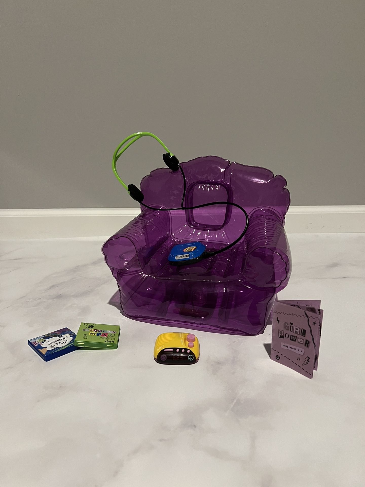 American Girl Nicki’s Bedroom Accessories (Purple Inflatable Chair & Discman)