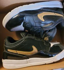 Toddler Size 8c Shoes 