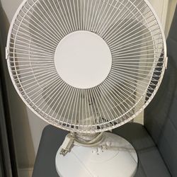 White Desk Fan with 3-Speeds 