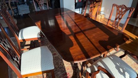 Thomasville Dining Table 92”x44” Adjustable Length