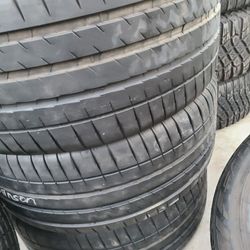 4.   255/40/21.   Michelin  