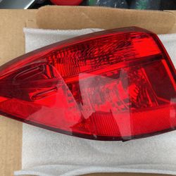 2020 Toyota Corolla Left Taillight Oem