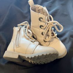 Old Navy Work Boot Style - Toddler Size 6 - Girls