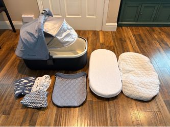 Uppababy Bassinet + Extra Mattress Pad & Covers