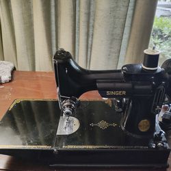 1940 Singer Sewing Machine 